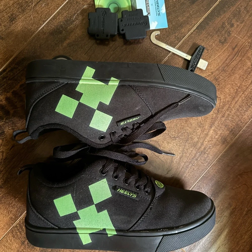 Minecraft Heelys - Picture 2 of 9